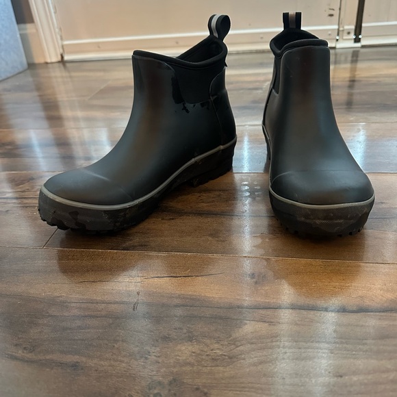 Chooka Waterproof Chelsea Rain Boots Black Rubber Lug Sole Women’s Sz 6 - Picture 6 of 7
